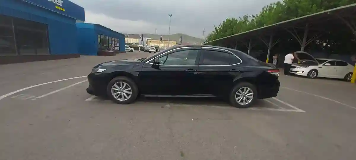 Toyota Camry 2020 года за 11 000 000 тг. в Алматы