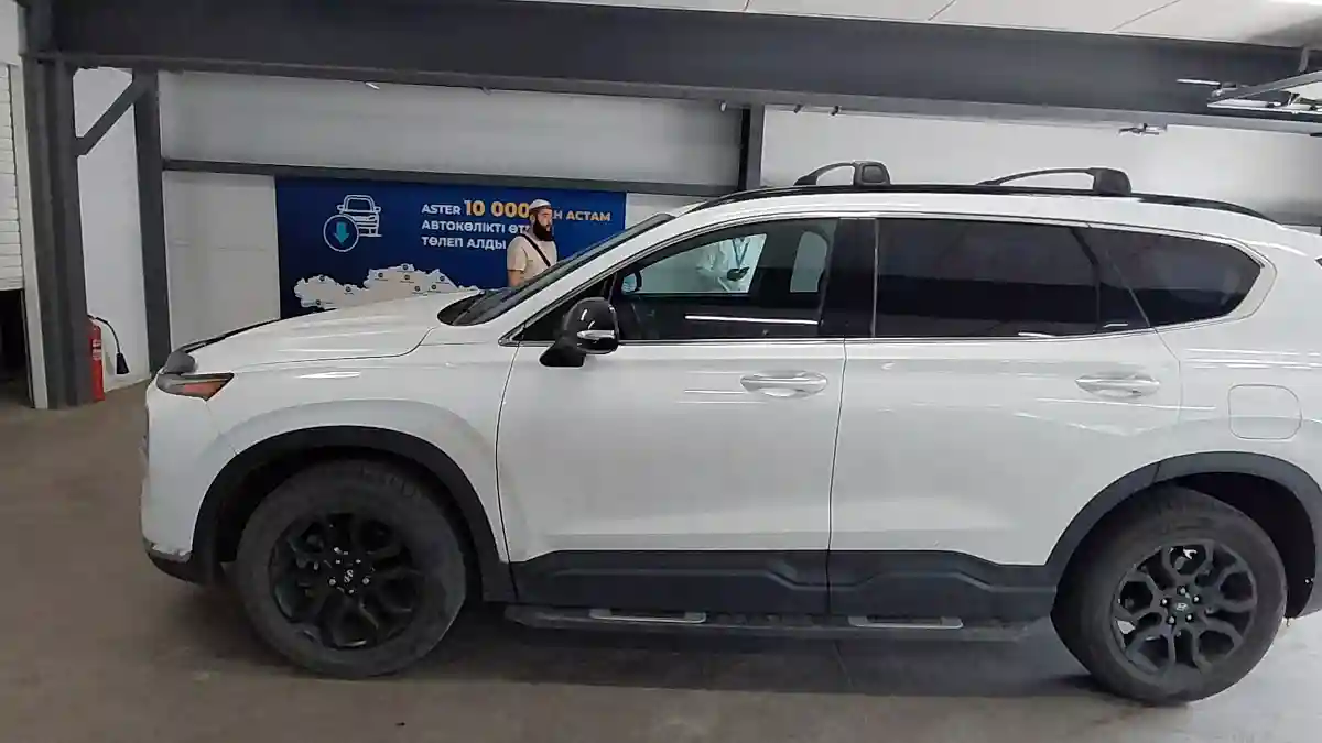 Hyundai Santa Fe 2022 года за 14 000 000 тг. в Астана