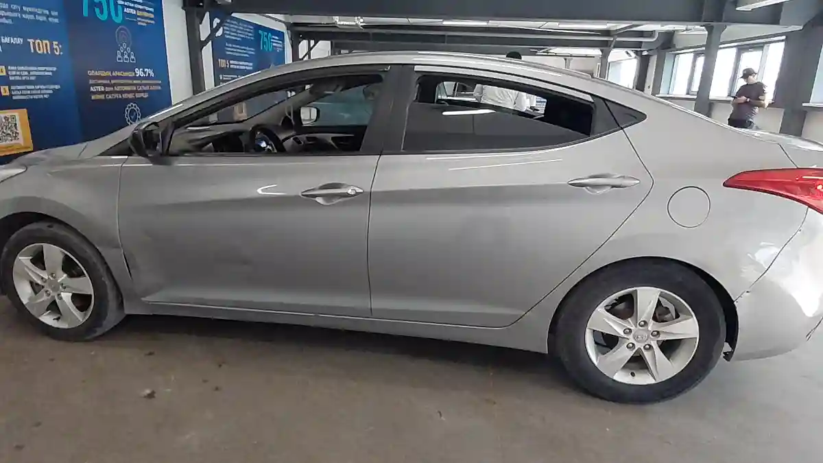 Hyundai Elantra 2013 года за 5 500 000 тг. в Астана
