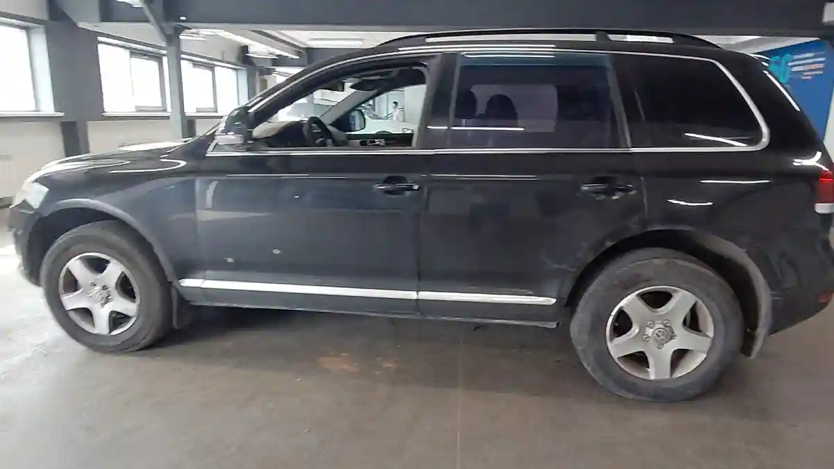 Volkswagen Touareg 2007 года за 6 000 000 тг. в Астана