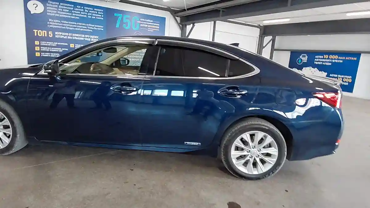 Lexus ES 2017 года за 10 000 000 тг. в Астана