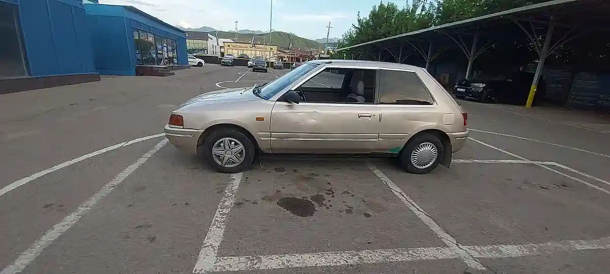 Mazda 323 1991 года за 800 000 тг. в Алматы