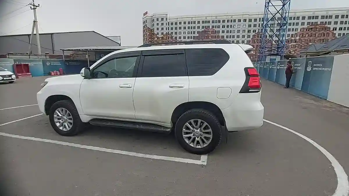 Toyota Land Cruiser Prado 2017 года за 23 500 000 тг. в Шымкент