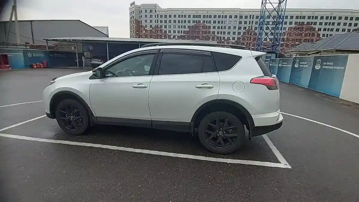 Toyota RAV4 2019 года за 13 500 000 тг. в Шымкент