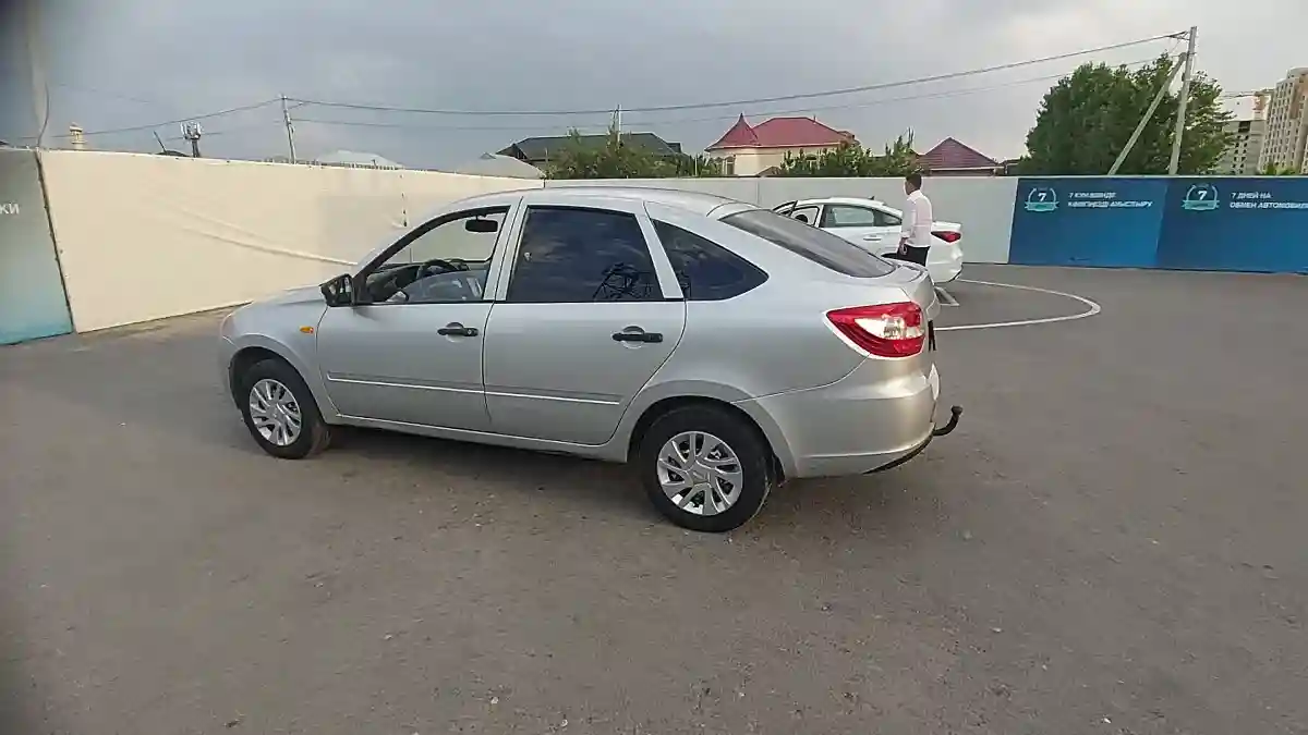 LADA (ВАЗ) Granta 2015 года за 2 500 000 тг. в Шымкент