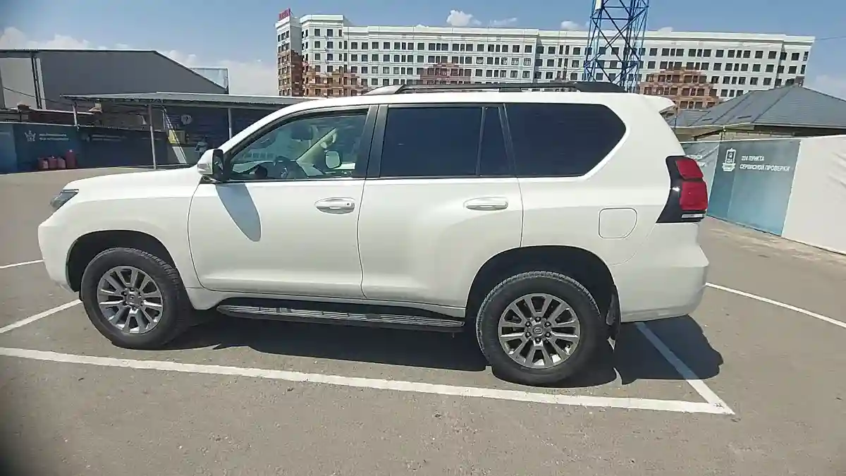 Toyota Land Cruiser Prado 2021 года за 25 000 000 тг. в Шымкент