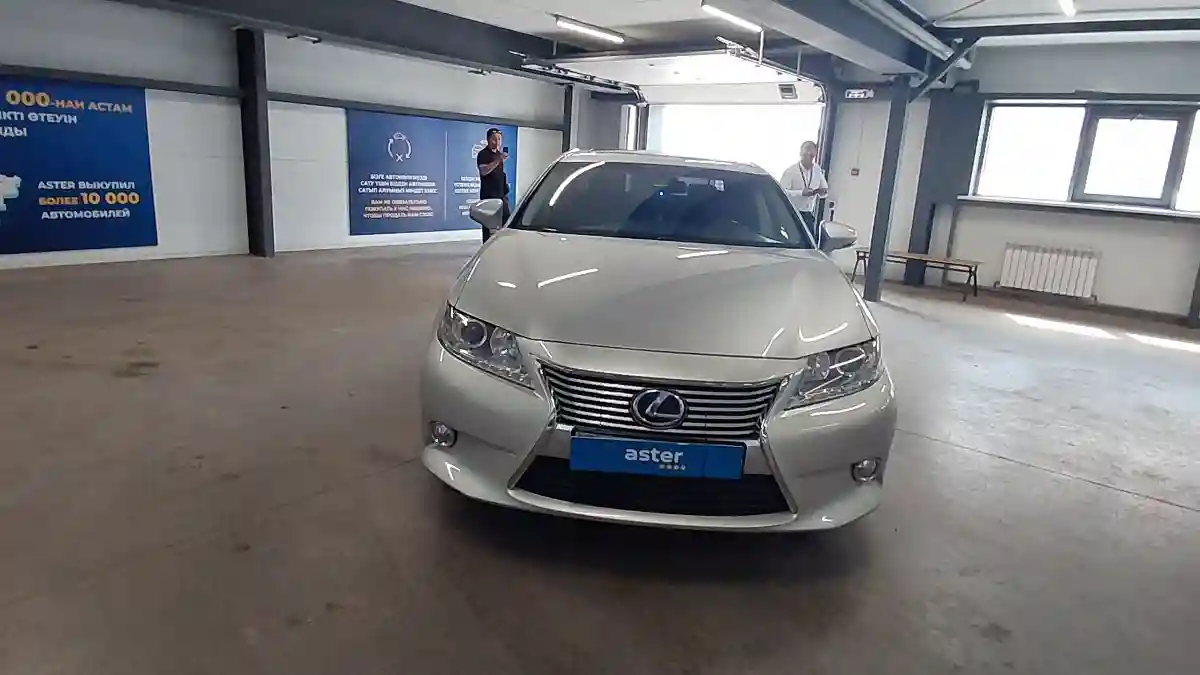 Lexus ES 2013 года за 9 800 000 тг. в Астана