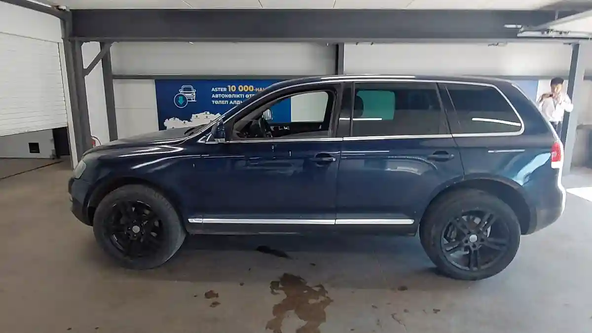 Volkswagen Touareg 2004 года за 5 000 000 тг. в Астана