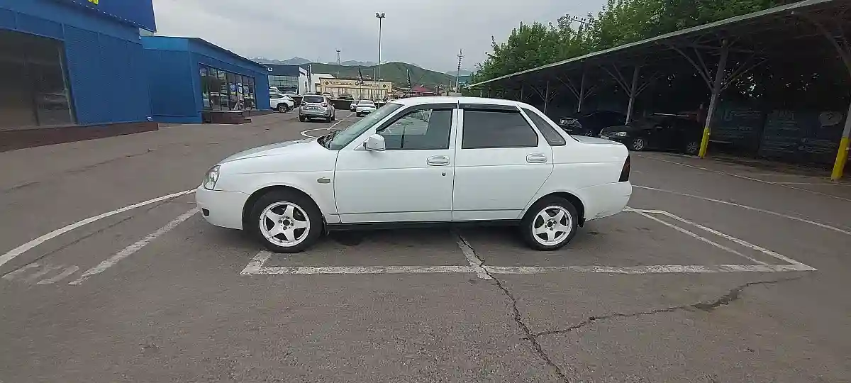 LADA (ВАЗ) Priora 2014 года за 2 000 000 тг. в Алматы