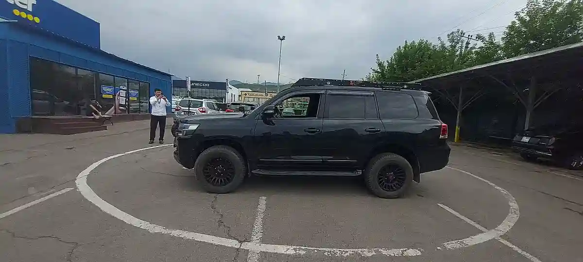 Toyota Land Cruiser 2015 года за 26 000 000 тг. в Алматы