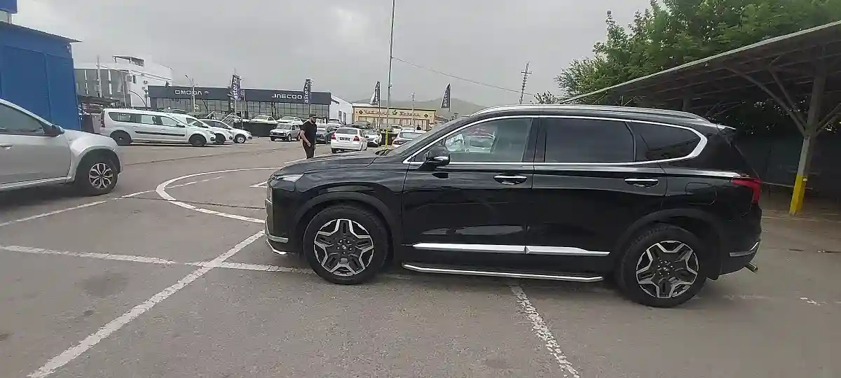 Hyundai Santa Fe 2023 года за 17 000 000 тг. в Алматы
