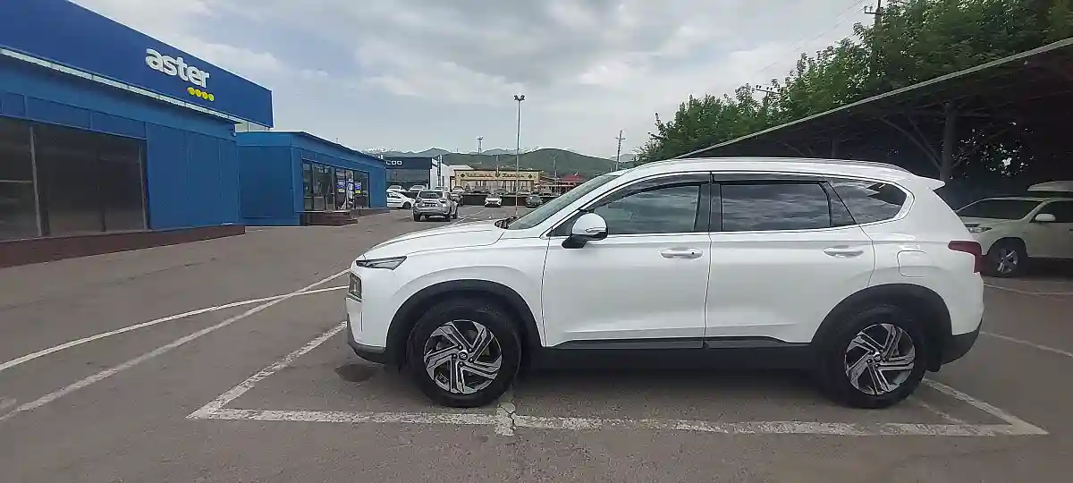 Hyundai Santa Fe 2023 года за 15 000 000 тг. в Алматы
