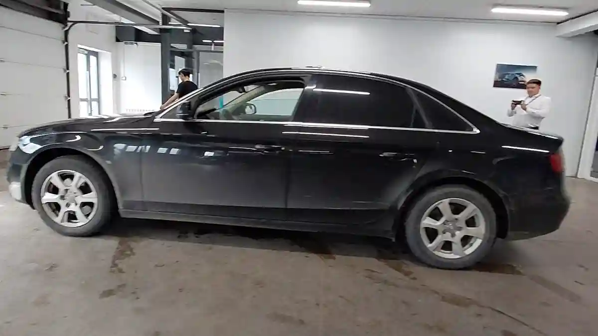 Audi A4 2011 года за 2 500 000 тг. в Астана