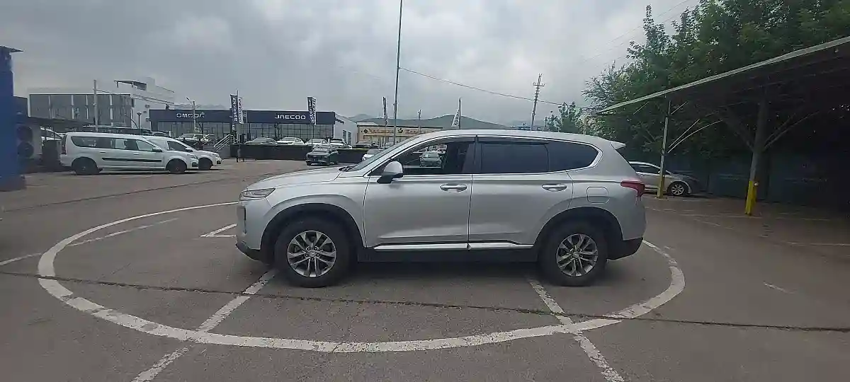 Hyundai Santa Fe 2019 года за 12 000 000 тг. в Алматы