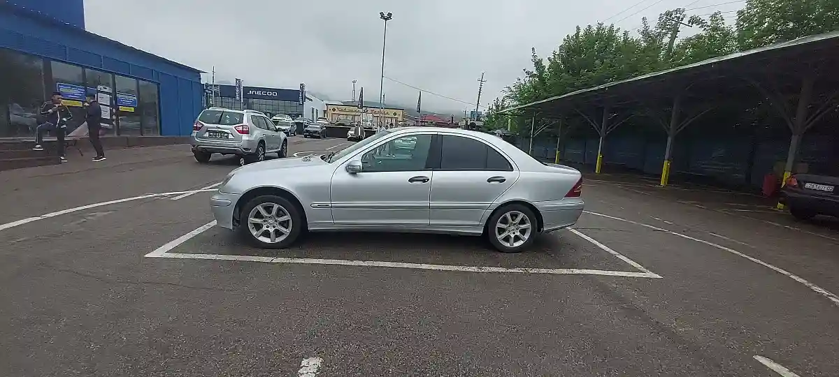 Mercedes-Benz C-Класс 2004 года за 3 300 000 тг. в Алматы