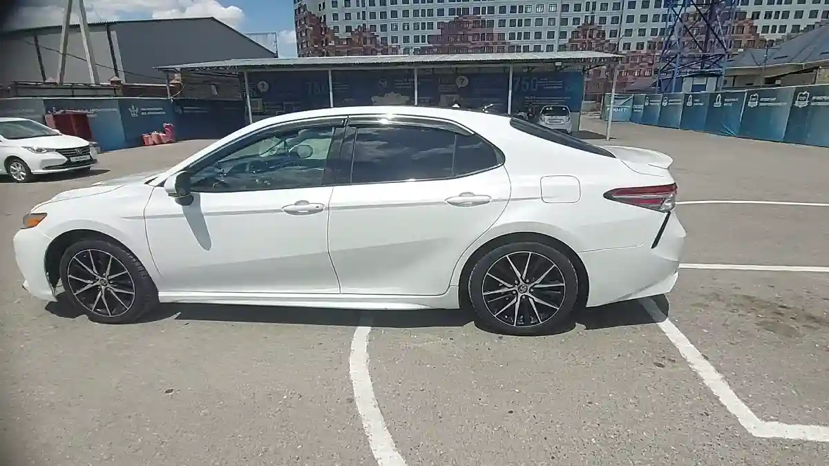 Toyota Camry 2017 года за 12 000 000 тг. в Шымкент