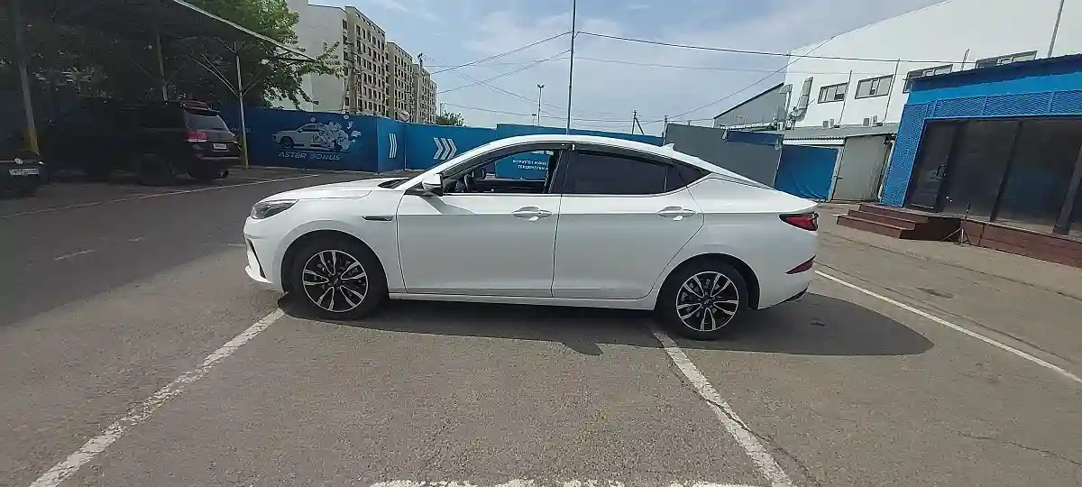 JAC J7 2022 года за 5 000 000 тг. в Алматы
