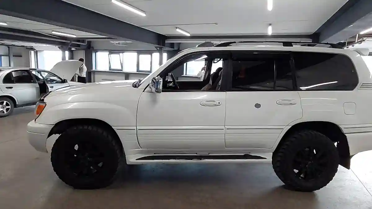 Lexus LX 2002 года за 6 000 000 тг. в Астана
