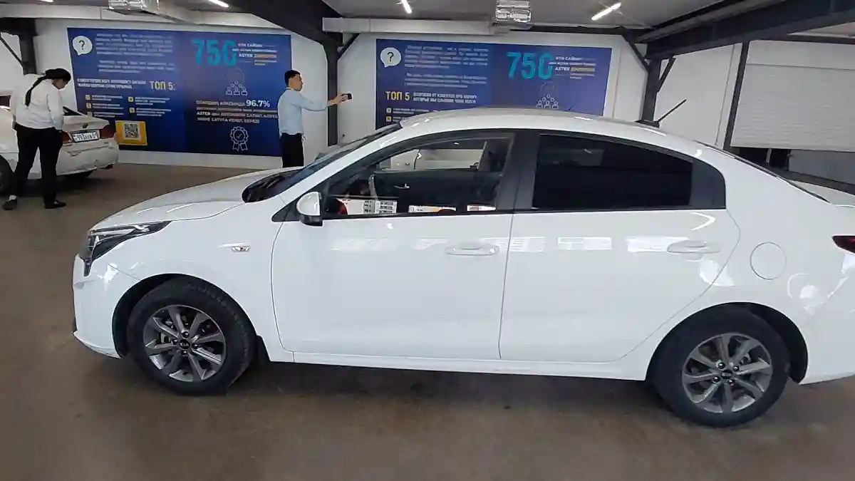Kia Rio 2020 года за 6 800 000 тг. в Астана