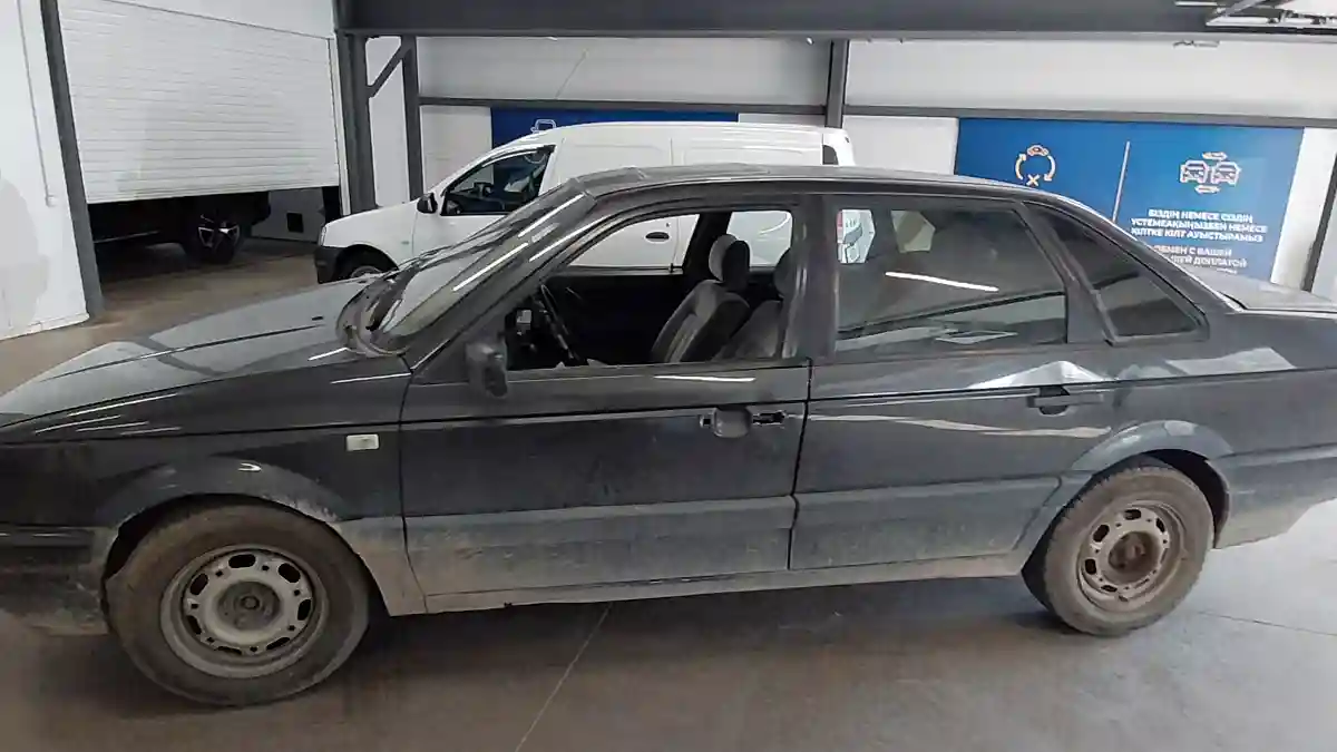 Volkswagen Passat 1990 года за 1 000 000 тг. в Астана