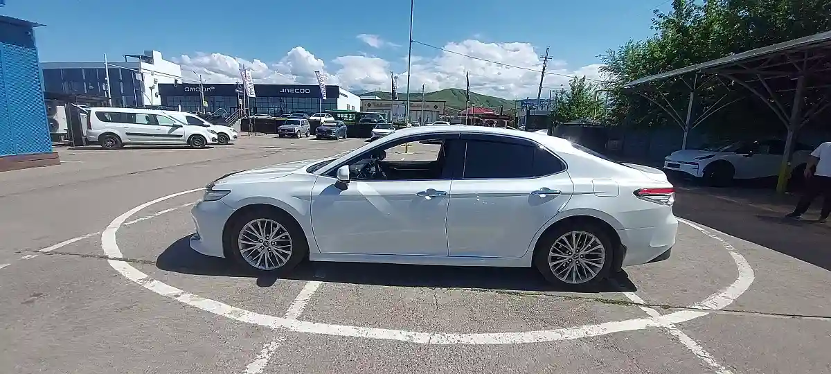 Toyota Camry 2018 года за 12 000 000 тг. в Алматы