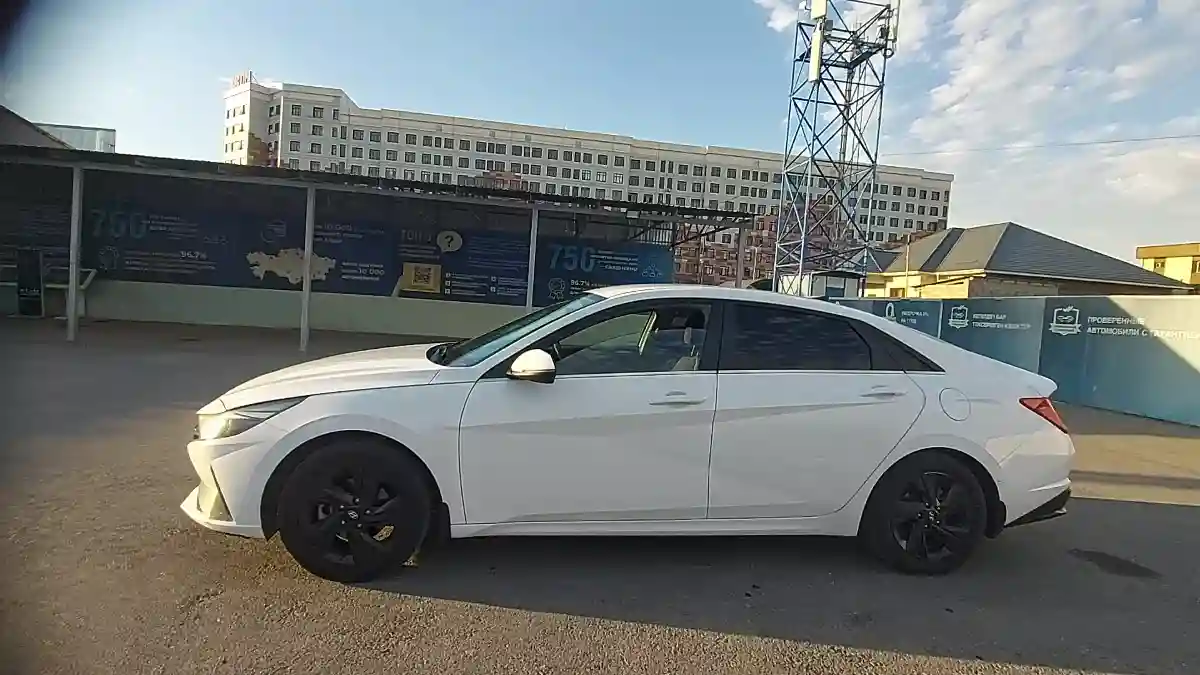 Hyundai Elantra 2021 года за 8 000 000 тг. в Шымкент