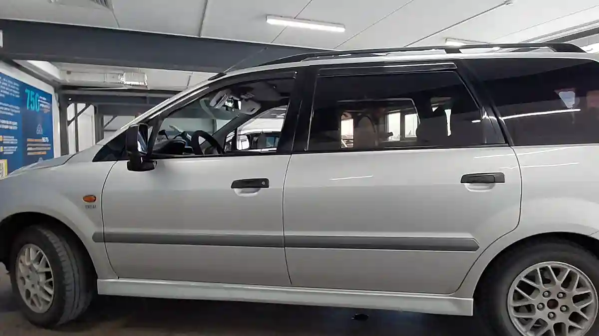 Mitsubishi Space Wagon 1998 года за 3 200 000 тг. в Астана