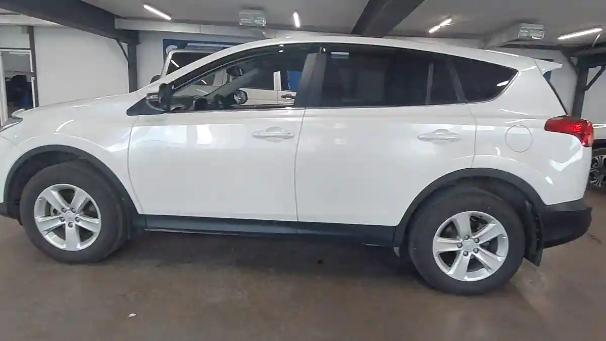 Toyota RAV4 2013 года за 9 500 000 тг. в Астана