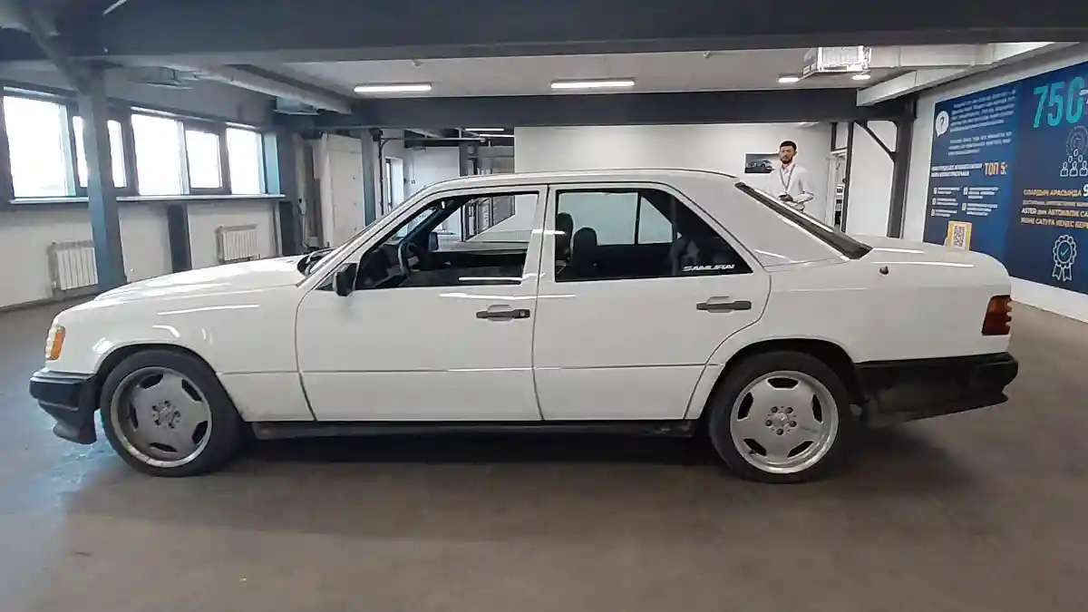 Mercedes-Benz W124 1986 года за 1 600 000 тг. в Астана