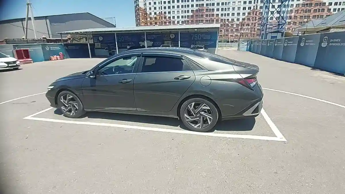 Hyundai Elantra 2024 года за 8 100 000 тг. в Шымкент
