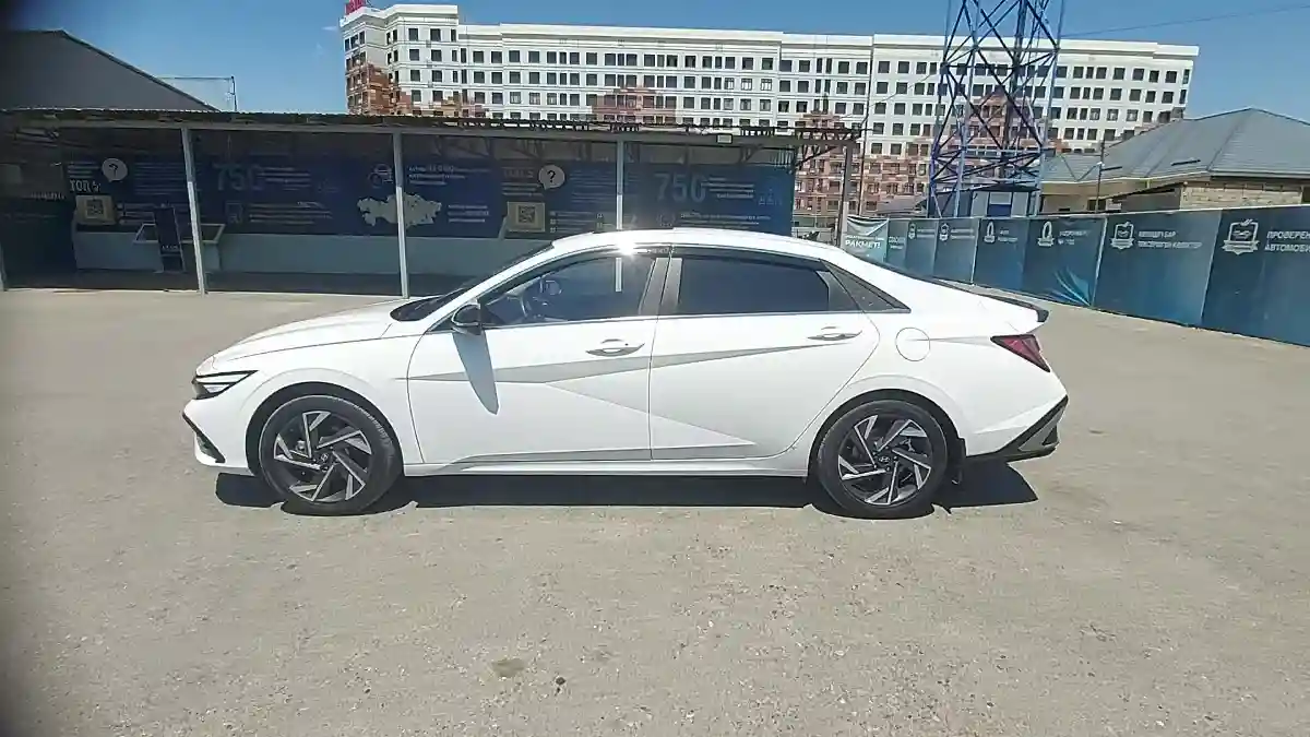Hyundai Elantra 2024 года за 8 400 000 тг. в Шымкент