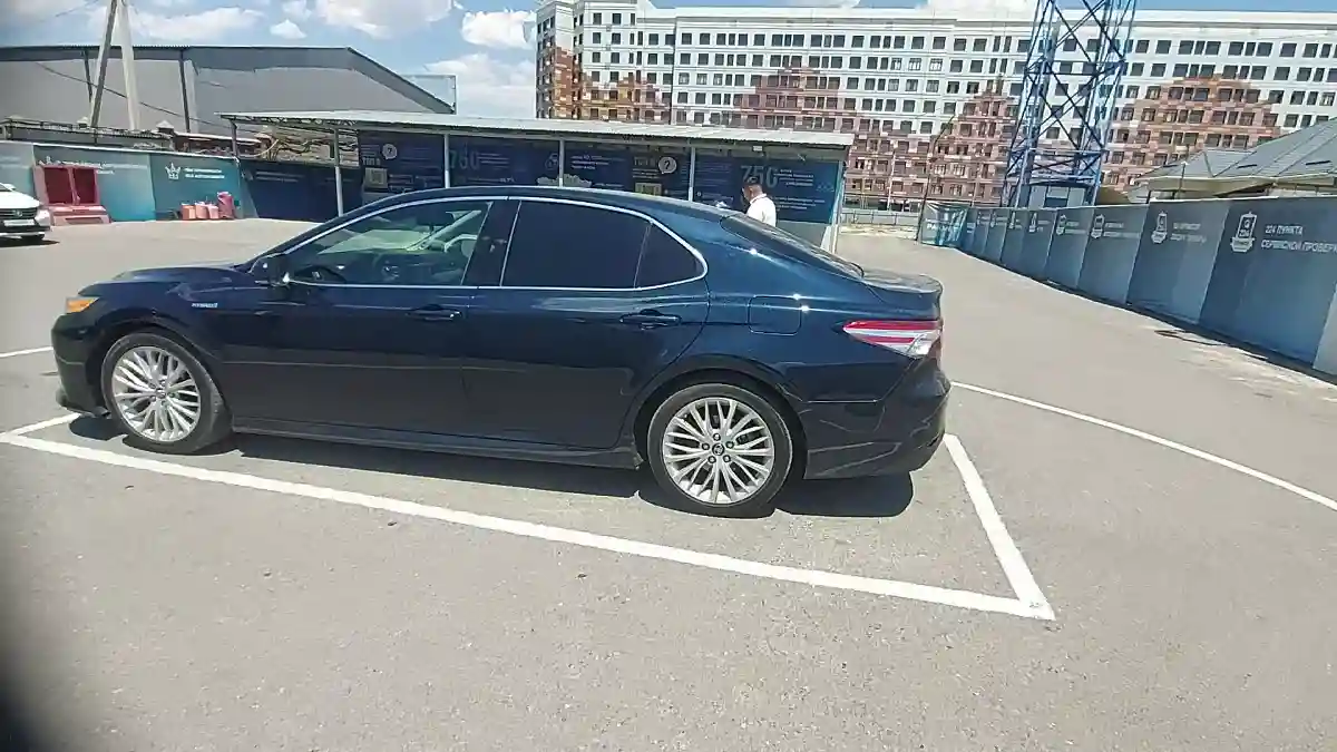 Toyota Camry 2019 года за 11 000 000 тг. в Шымкент