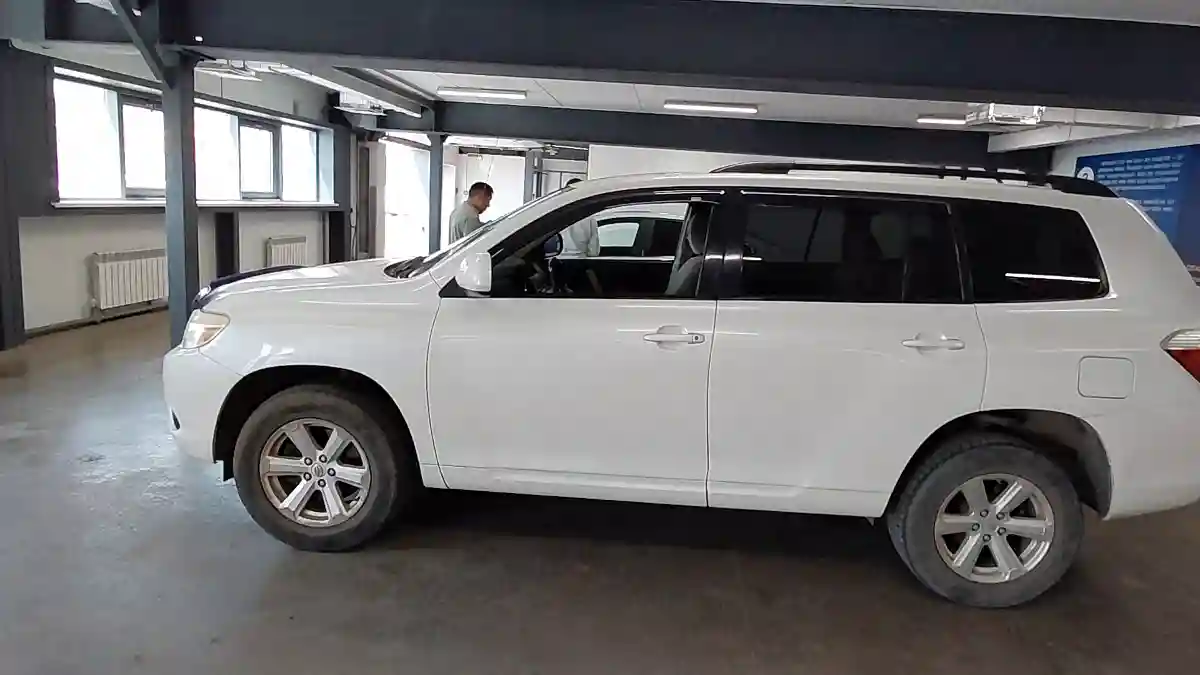Toyota Highlander 2010 года за 9 000 000 тг. в Астана