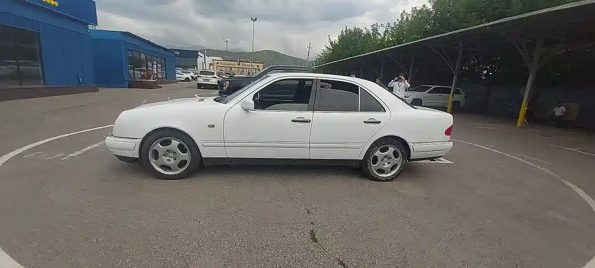 Mercedes-Benz E-Класс 1999 года за 3 500 000 тг. в Алматы