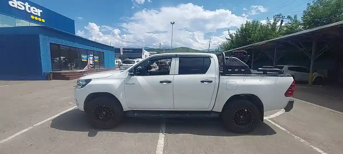 Toyota Hilux 2016 года за 15 500 000 тг. в Алматы