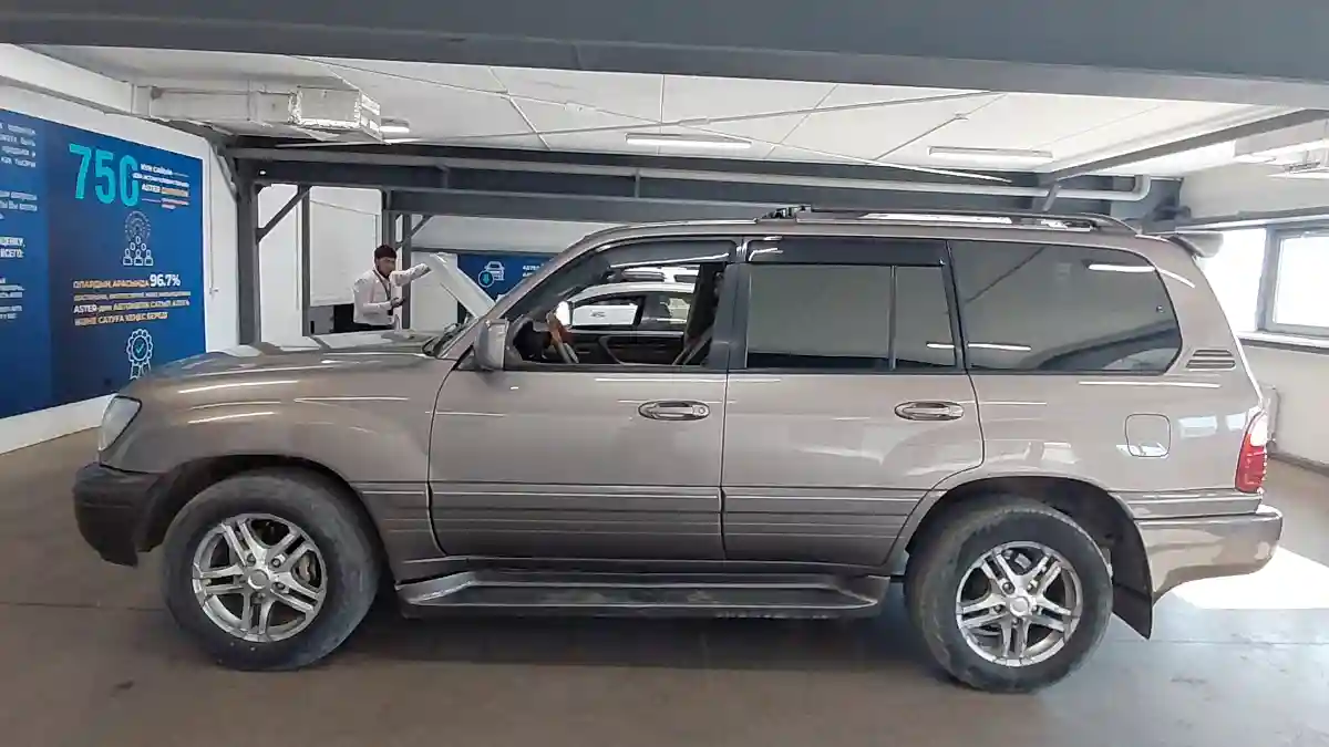 Lexus LX 2000 года за 6 500 000 тг. в Астана