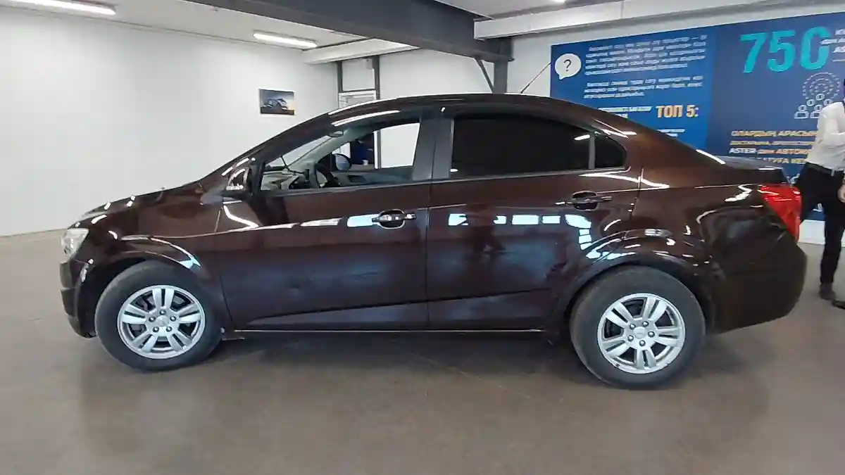 Chevrolet Aveo 2015 года за 3 400 000 тг. в Астана