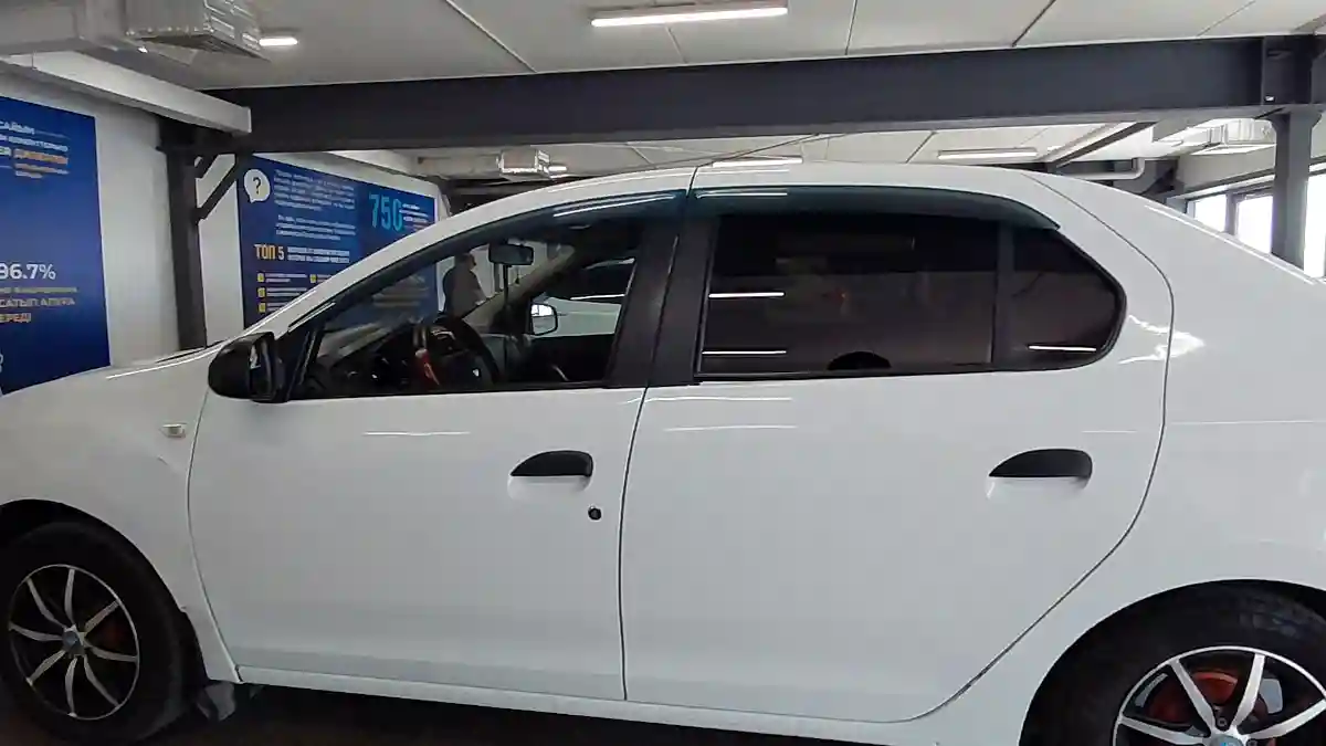 Renault Logan 2015 года за 1 900 000 тг. в Астана