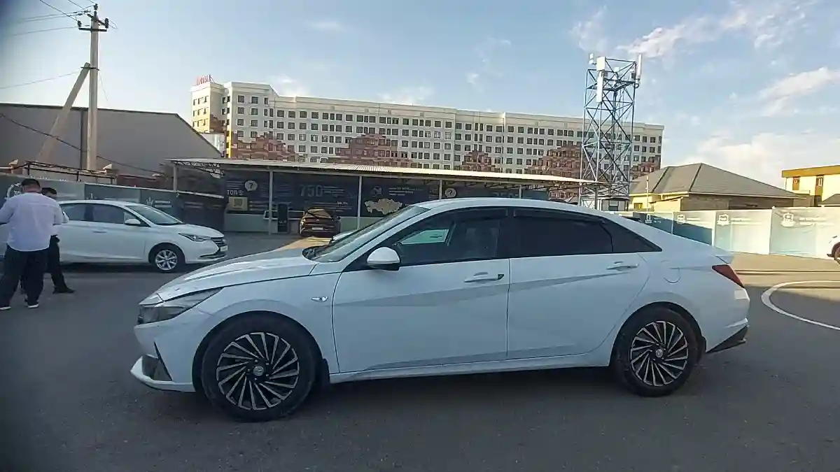 Hyundai Elantra 2022 года за 9 000 000 тг. в Шымкент