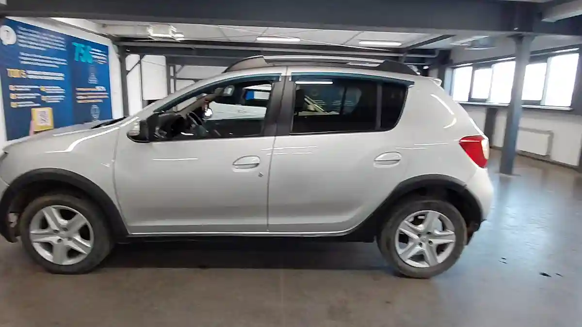 Renault Sandero 2015 года за 3 950 000 тг. в Астана