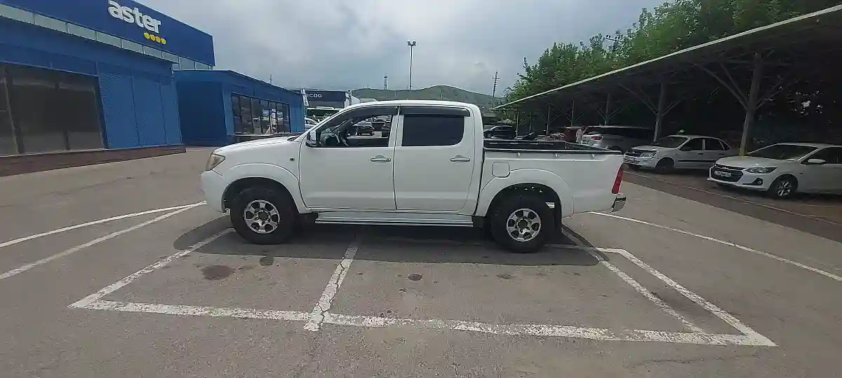 Toyota Hilux 2008 года за 6 500 000 тг. в Алматы