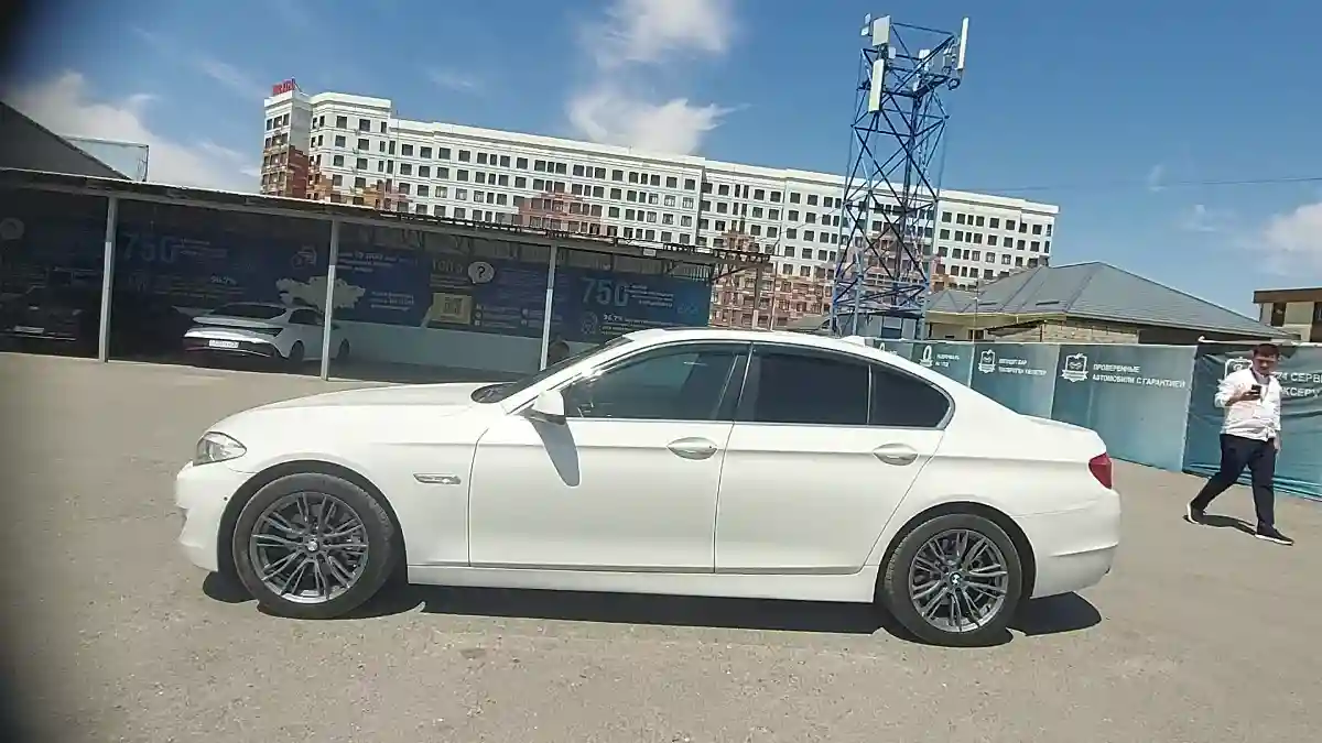 BMW 5 серии 2012 года за 7 500 000 тг. в Шымкент