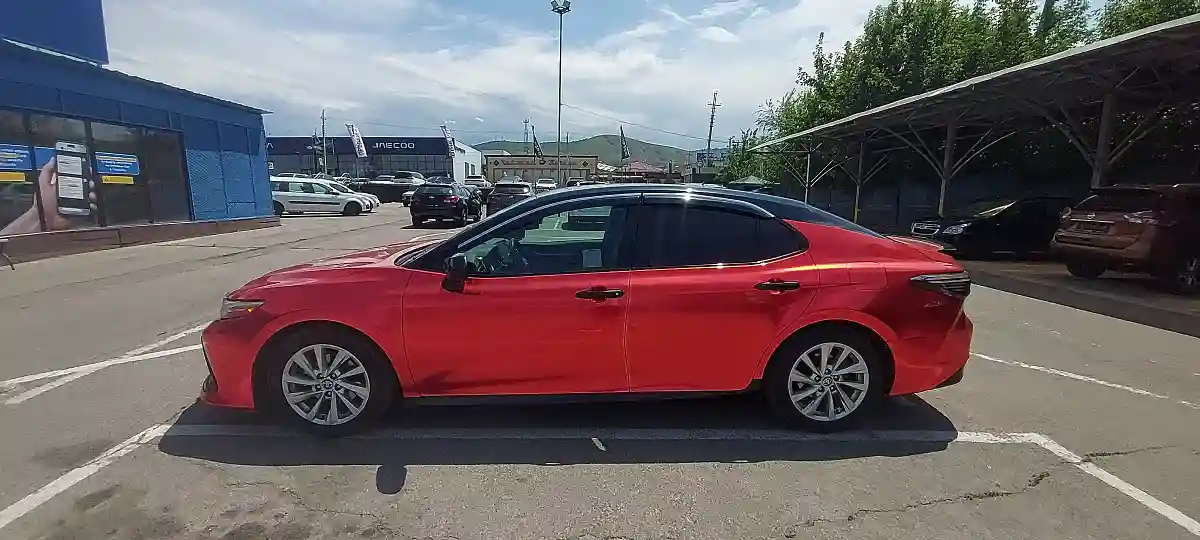 Toyota Camry 2023 года за 14 000 000 тг. в Алматы