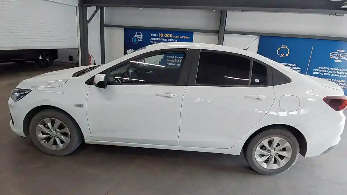 Chevrolet Onix 2024 года за 6 000 000 тг. в Астана
