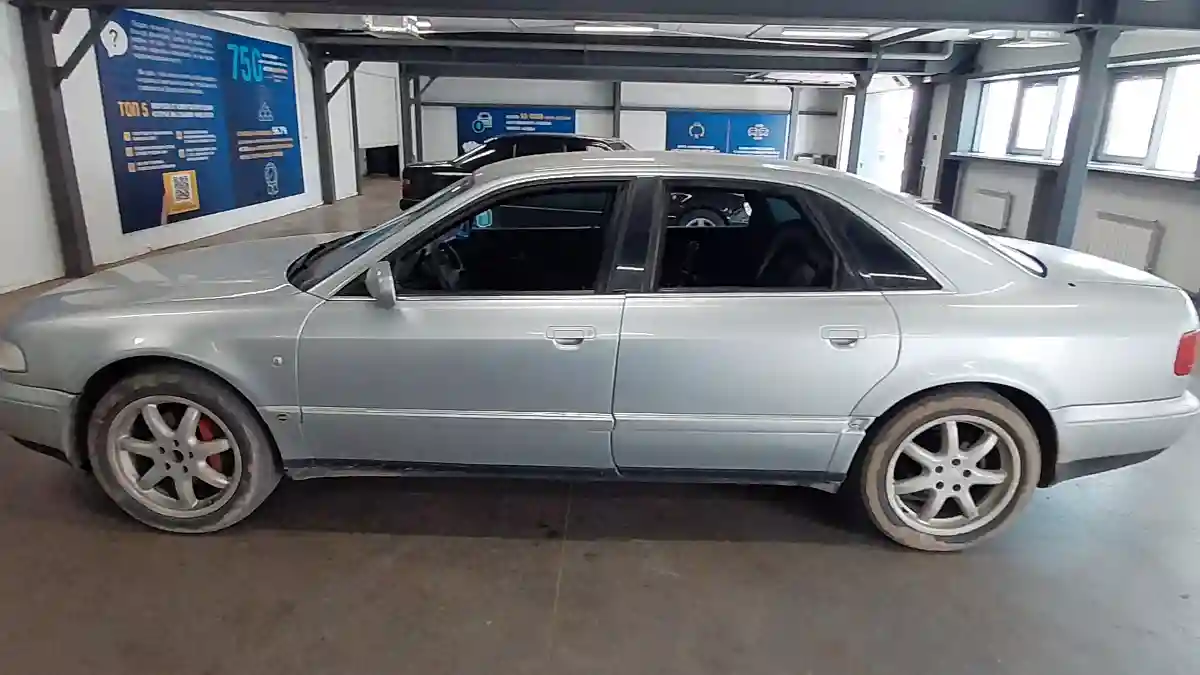 Audi A8 1997 года за 2 500 000 тг. в Астана