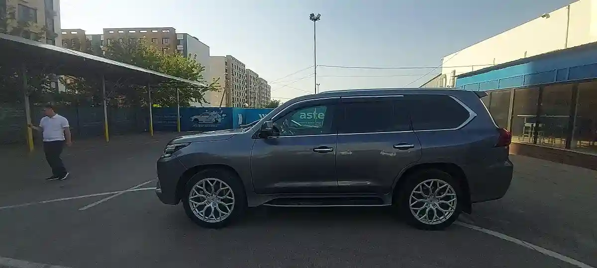 Lexus LX 2019 года за 48 000 000 тг. в Алматы