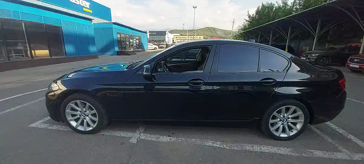 BMW 5 серии 2014 года за 11 000 000 тг. в Алматы