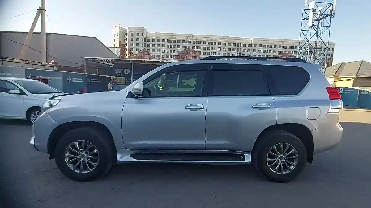 Toyota Land Cruiser Prado 2010 года за 15 500 000 тг. в Шымкент