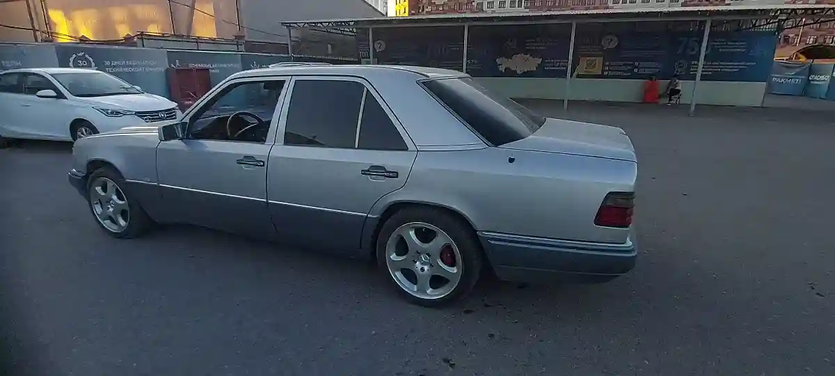 Mercedes-Benz E-Класс 1994 года за 3 500 000 тг. в Шымкент