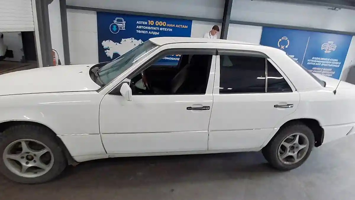 Mercedes-Benz E-Класс 1993 года за 1 300 000 тг. в Астана
